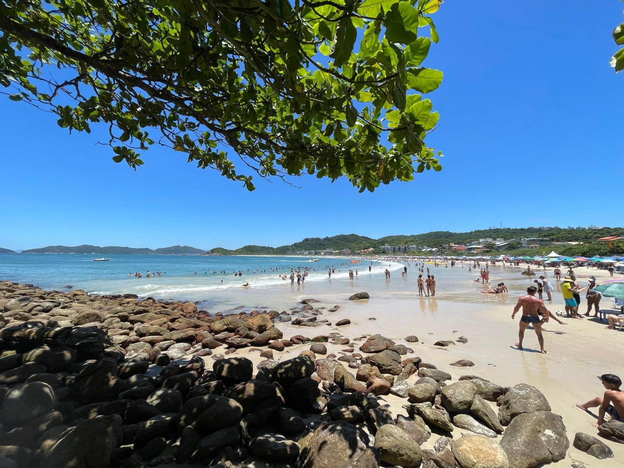 Apto Terreo A 100Mts Do Mar Bombinhas Eksteriør billede